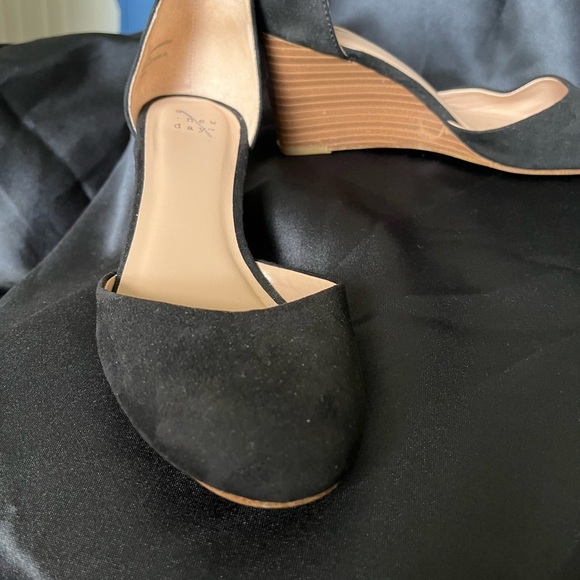 A NEW DAY~ FELT BLACK HEELS~ 6.5 - Picture 8 of 8